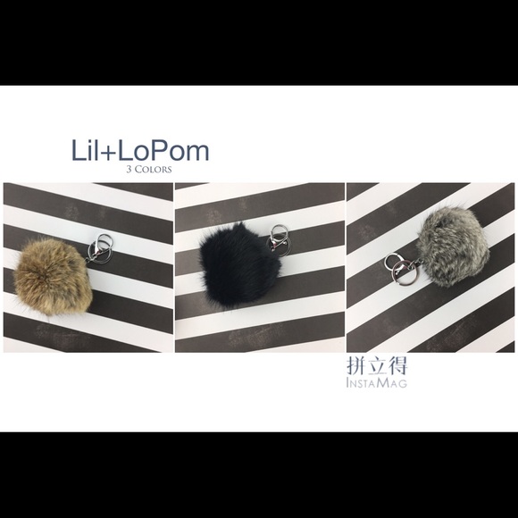 🌸5/$25🌸 Gray Pom Pom Handbag Purse Keychain NEW - Picture 2 of 5