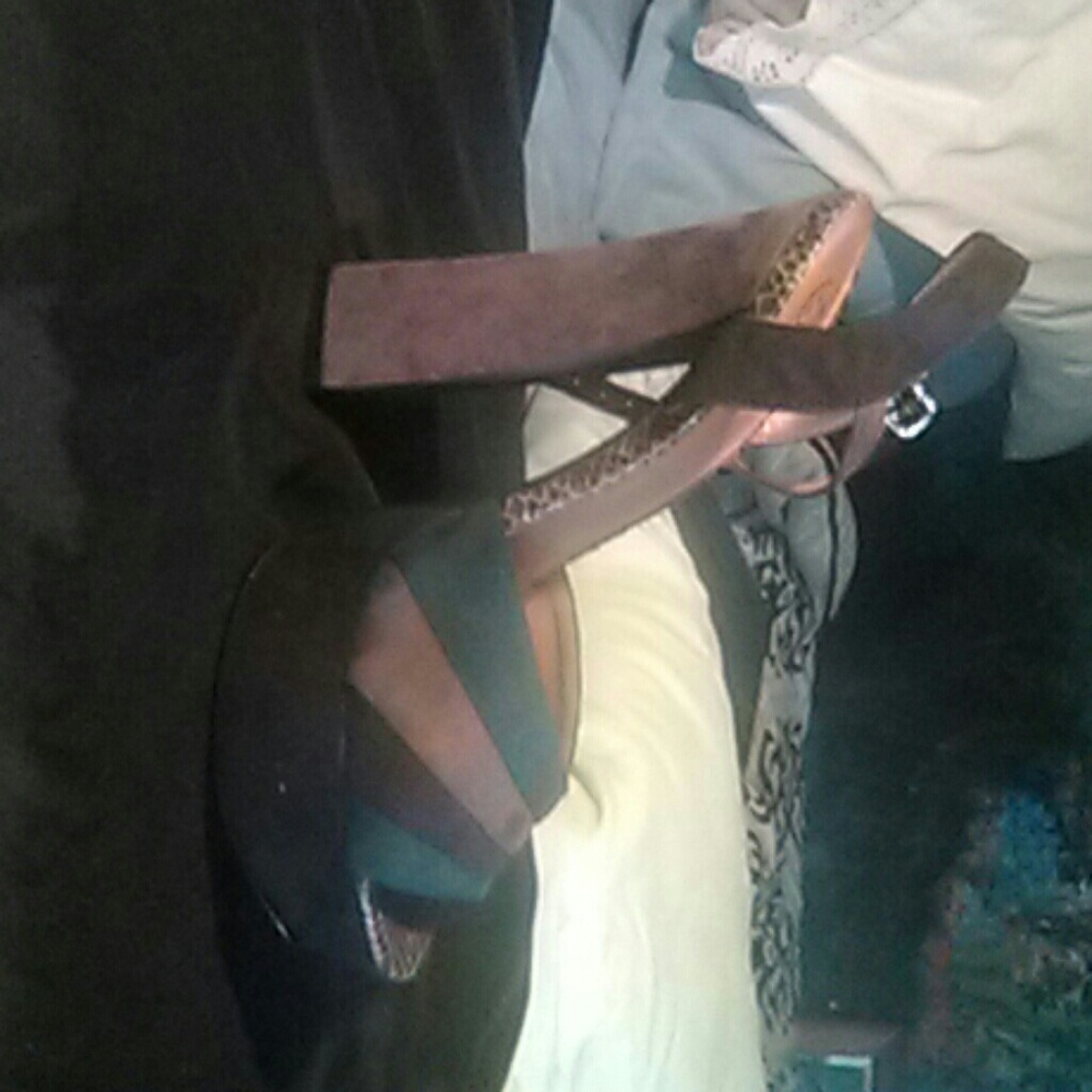 Shoes - Picture 3 of 4