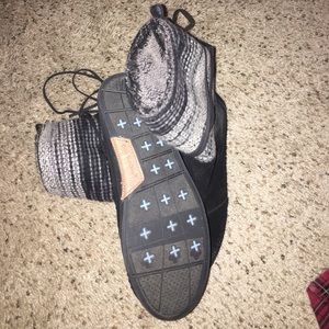 Cozy TOMS boots brand new 💕