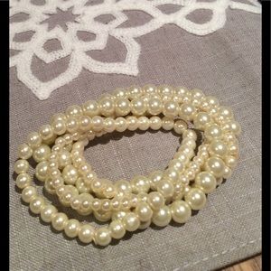 Stretch pearl bracelets