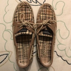 Sperry boat shoes!