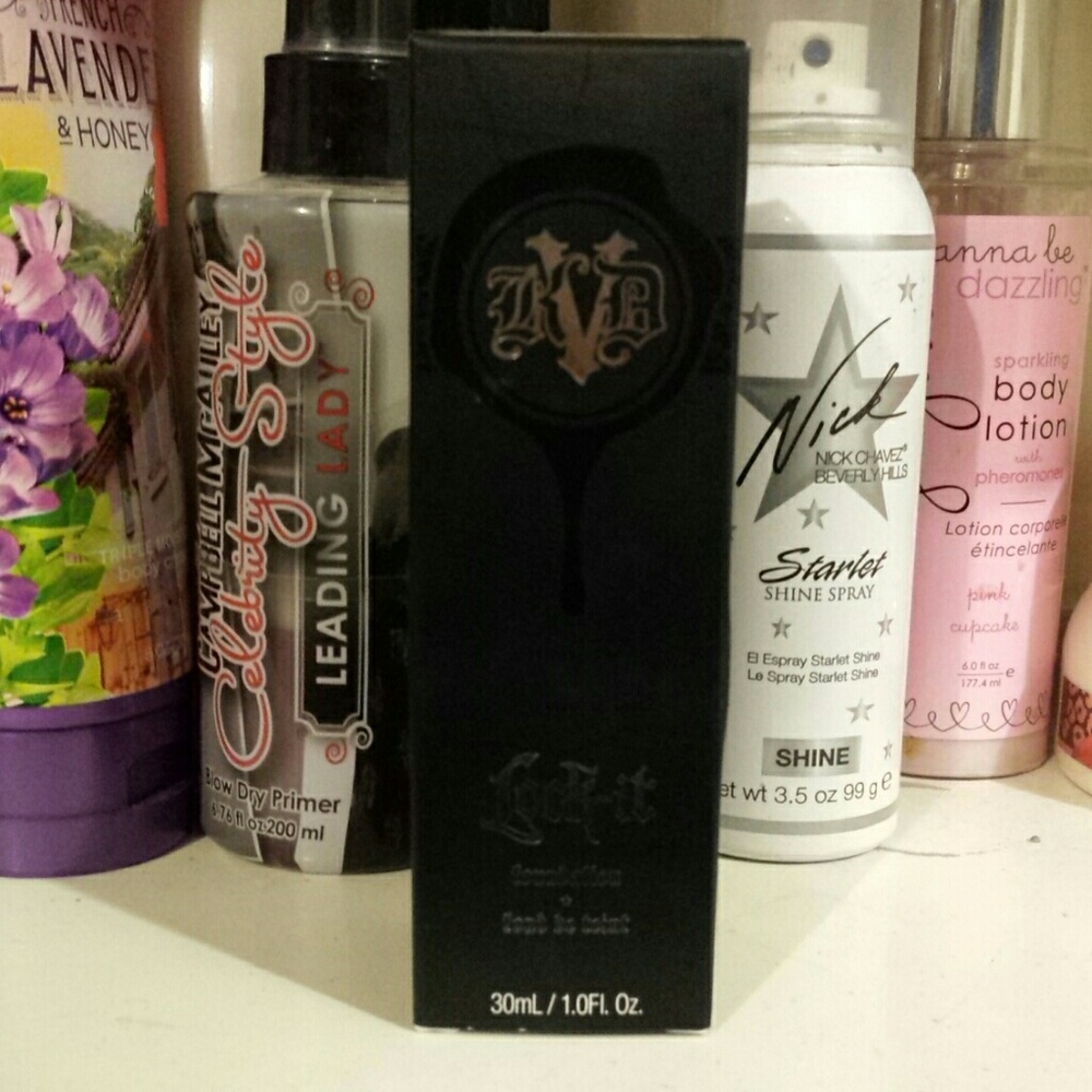 Kat von D lock it foundation light 47 neutral