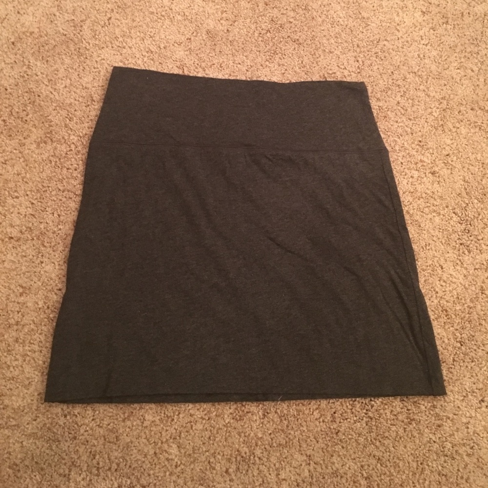 BRAND NEW Garage dark gray pull-on mini skirt in S