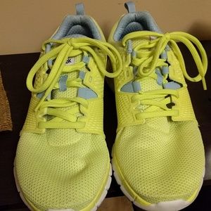 Reebok Zrated tennis shoe