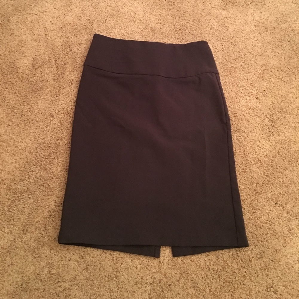 BRAND NEW Wet Seal dark gray pencil skirt in XS
