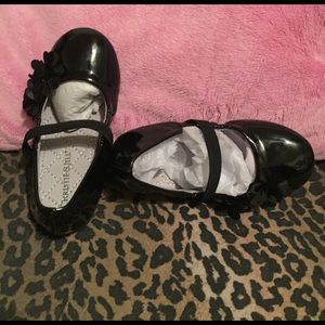Toddlers black flats