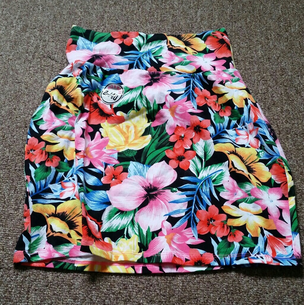 2 VS PINK skirts
