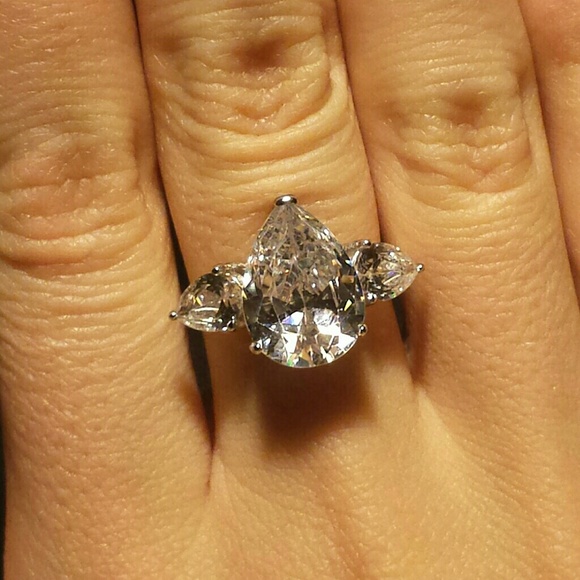 Alluring Pear Cut Ring - Picture 2 of 4