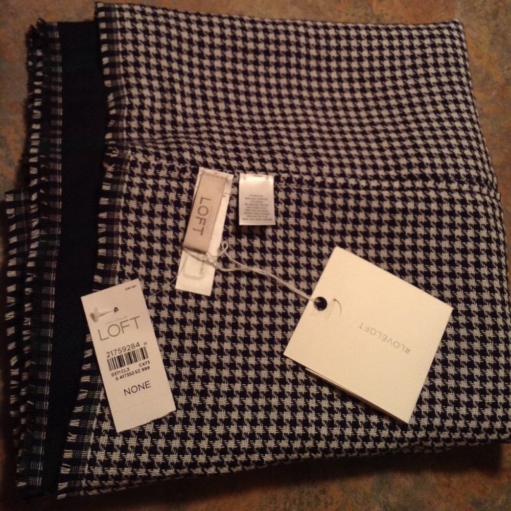 LOFT Reversible Scarf