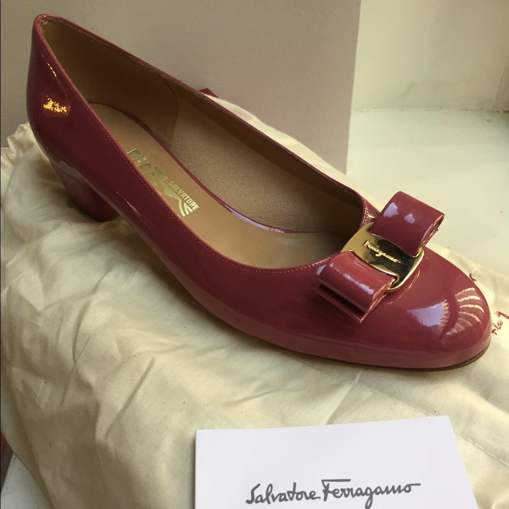 Salvatore Ferragamo Vara Low Heel