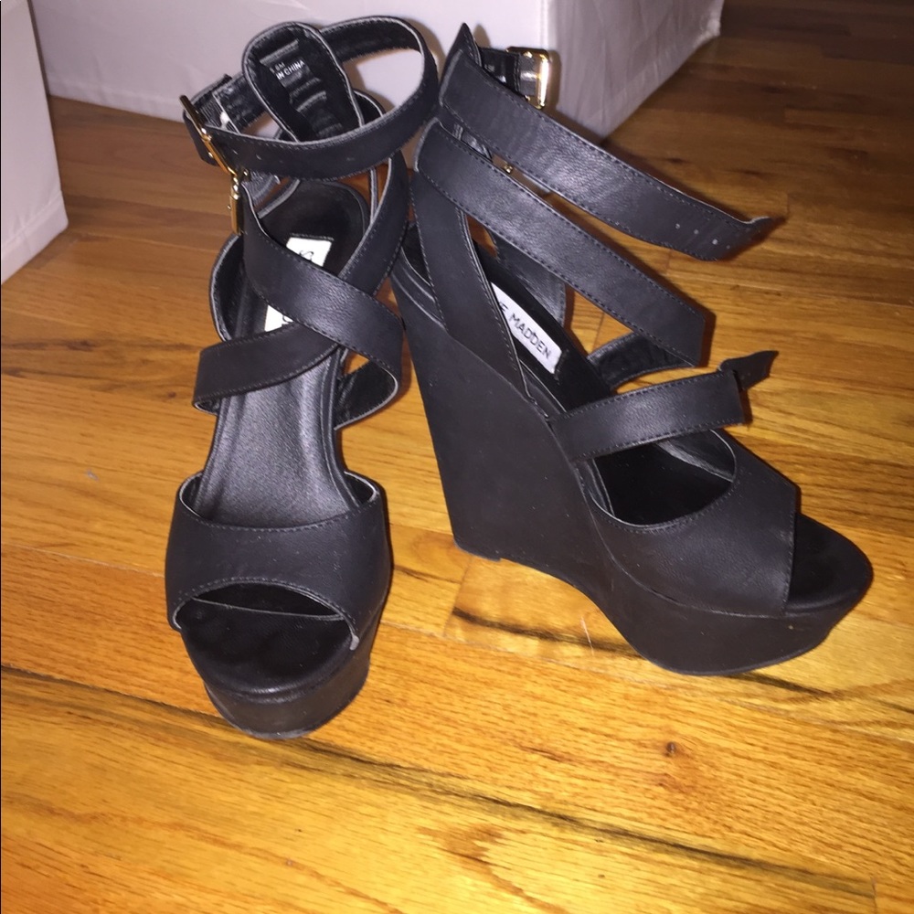 All black Steve Madden wedges