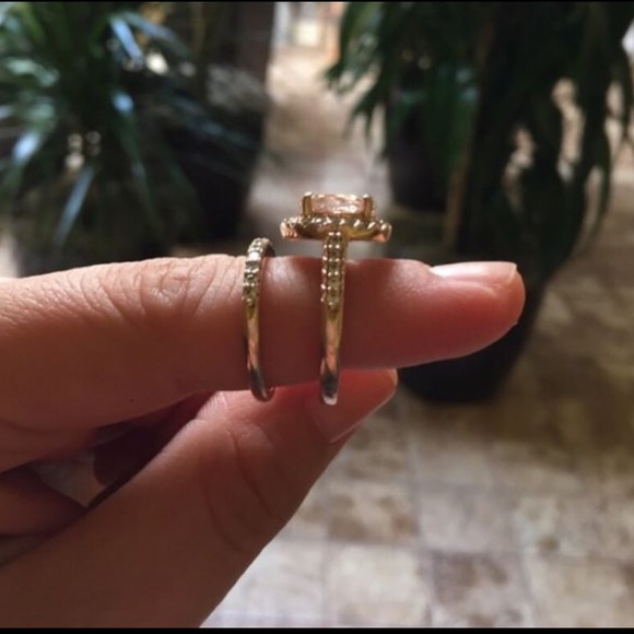 Morganite ring set in 14k rose gold with diamonds - Picture 2 of 4