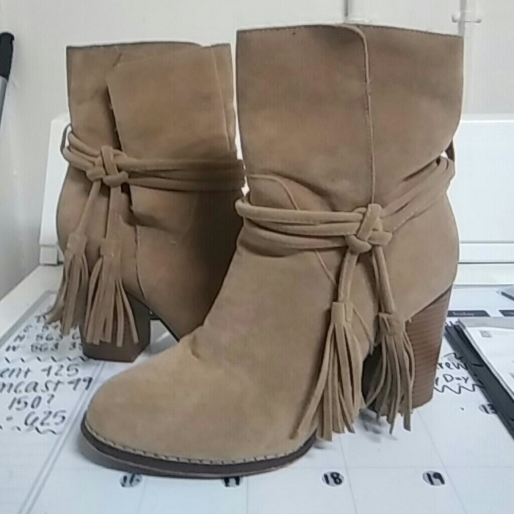 Size 9 Tan Booties