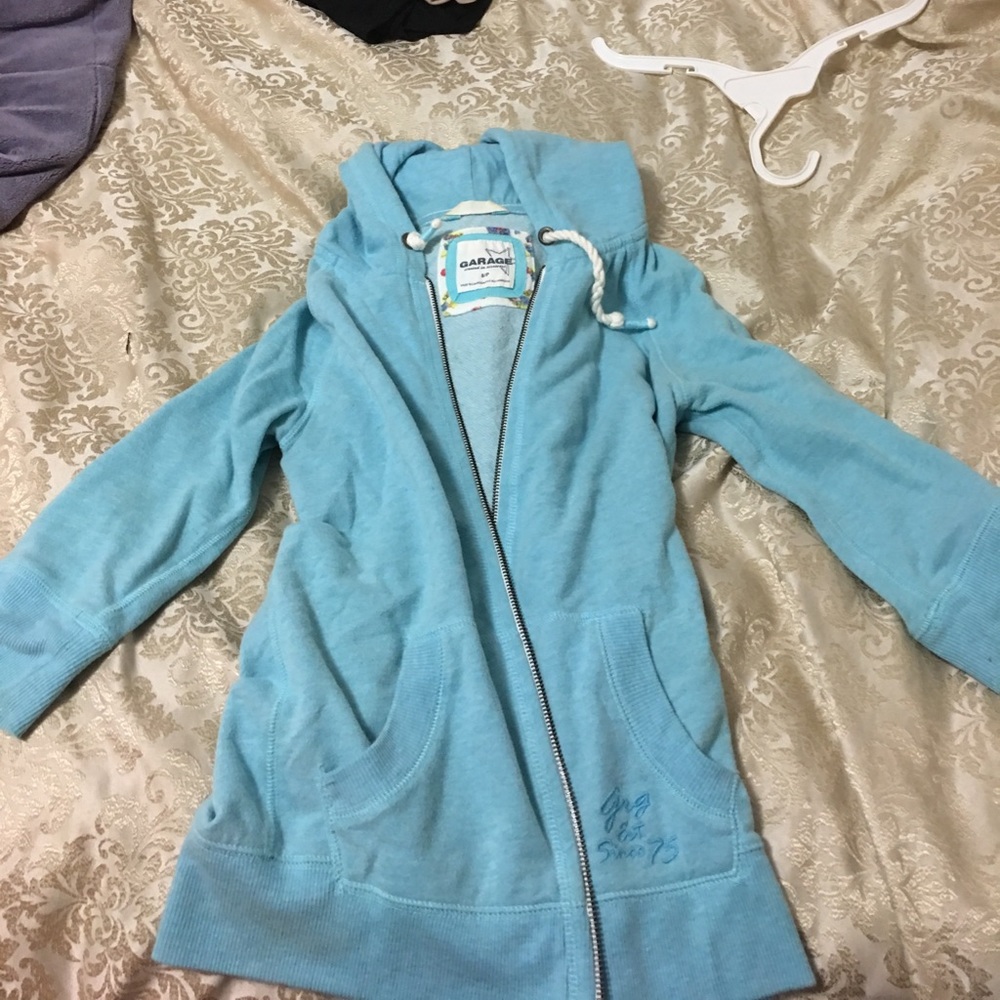 Light 3/4 sleeve hoodie