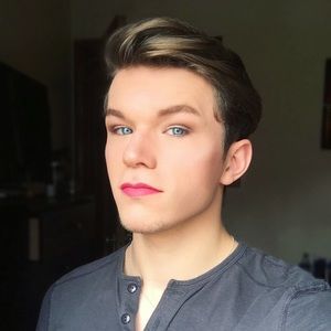 Meet your Posher, Christian