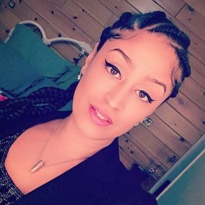 Meet your Posher, Josette