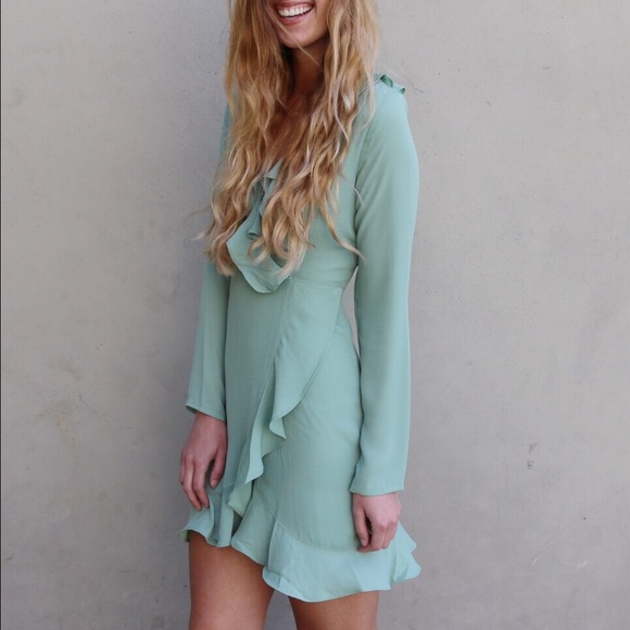 green ruffle dress - Picture 2 of 4
