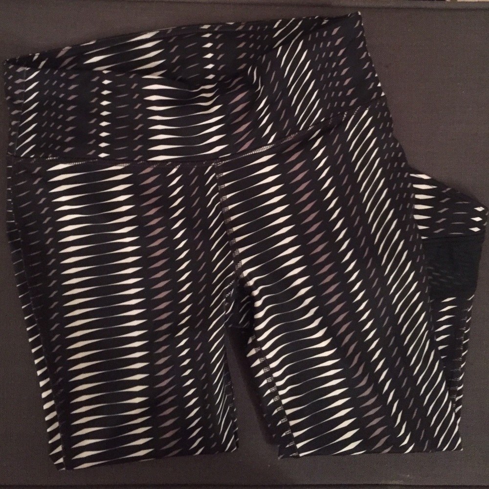 Under Armour crop pants