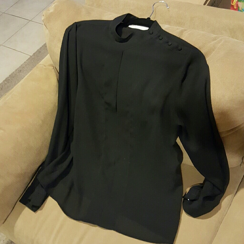 Size 16 Ilyse Andrew's sheer back blouse