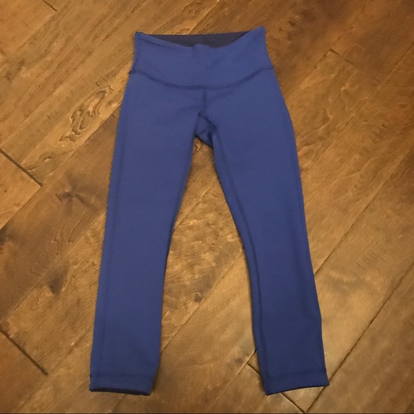 NWOT Lululemon wunder under crop reversible, sz 2 - Picture 3 of 4