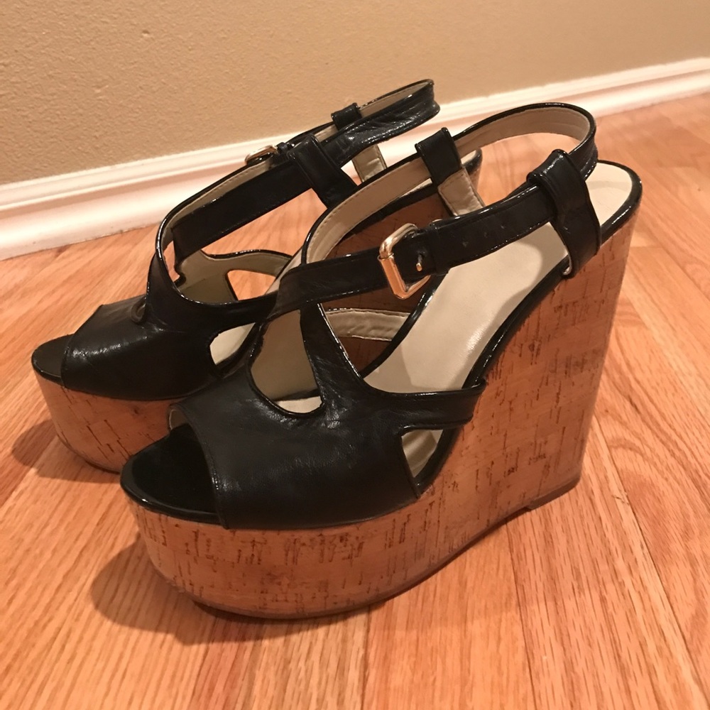 Nine West Sandals. EUC. Perfect for summer nights