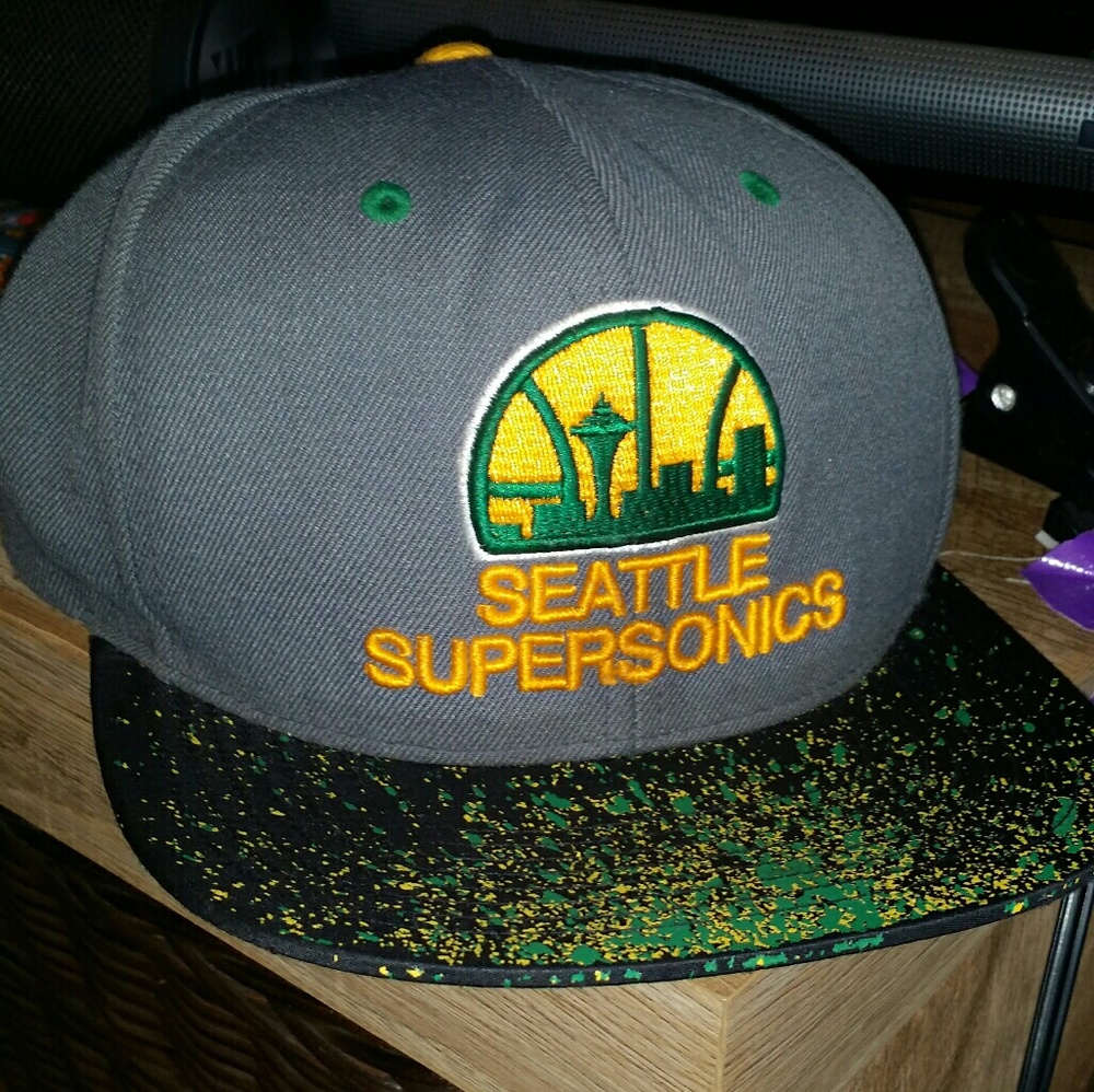 Seattle Supersonics Snapbacc