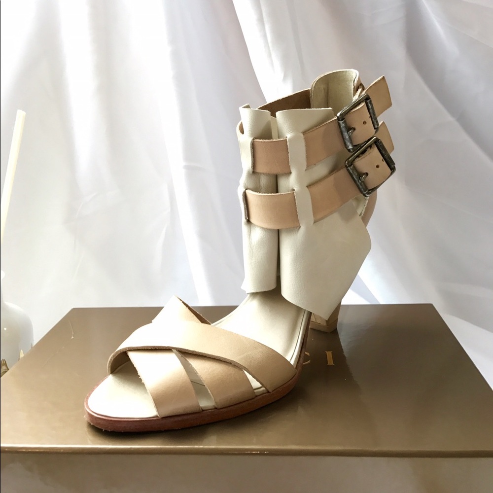 ❤️SOLD❤️PORTS 1961 Julia Lundsten Ankle Strap