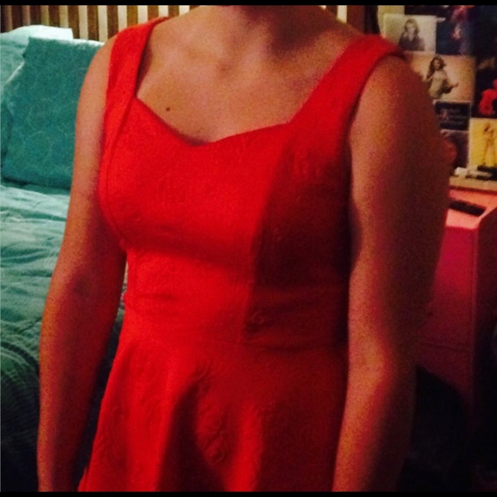NWT Heart shaped back cut out dress size 5