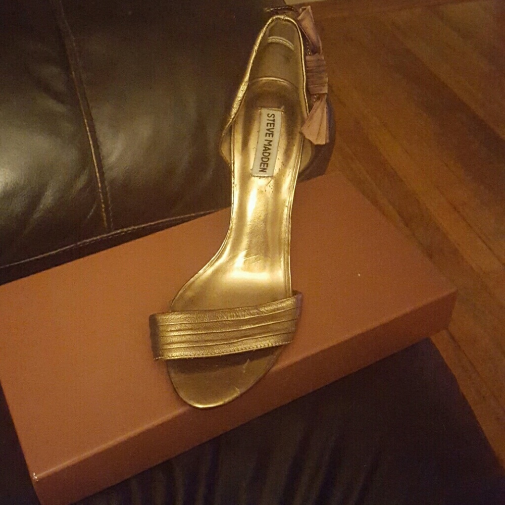Heels - Picture 2 of 4