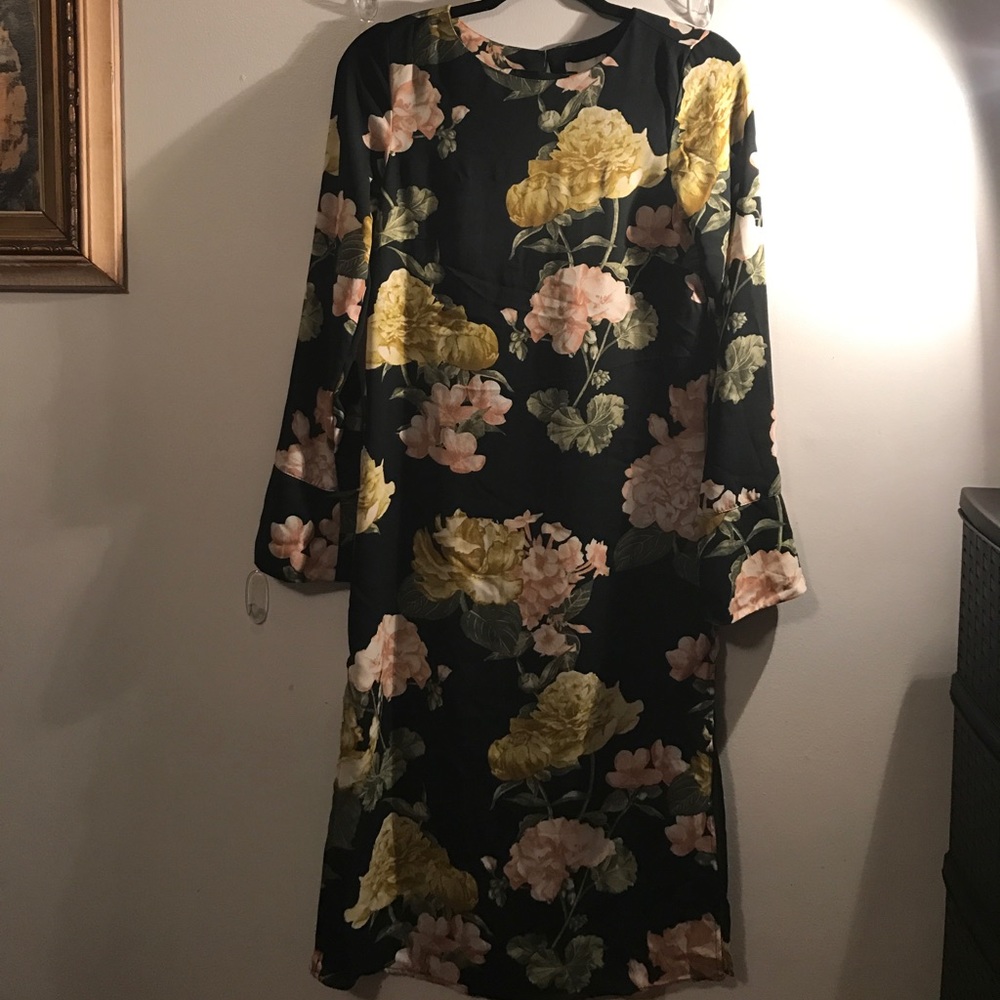NWOT H&M Floral Dress
