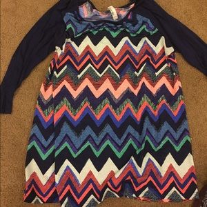 Cute Chevron top! (Really good quality brand)