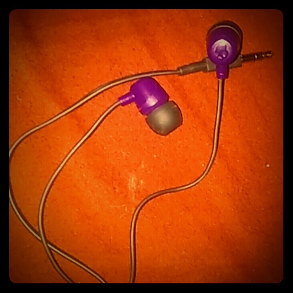 Skull candy ear buds