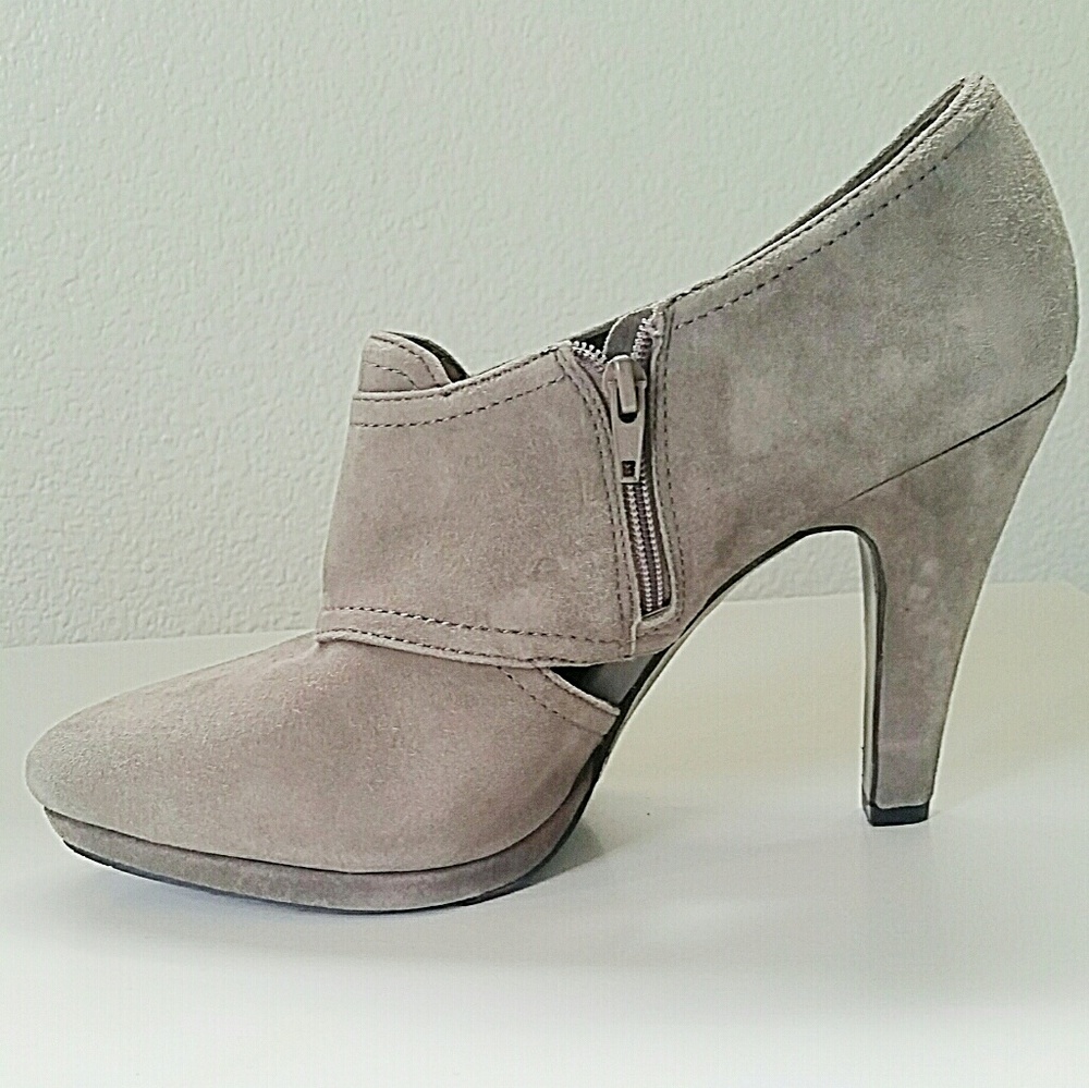 Banana Republic Grey Suede Platform Heels 8.5