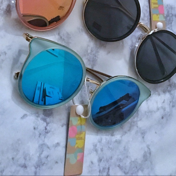 B1G1! Round Cat Eye Reflective Sunglasses - Picture 6 of 8