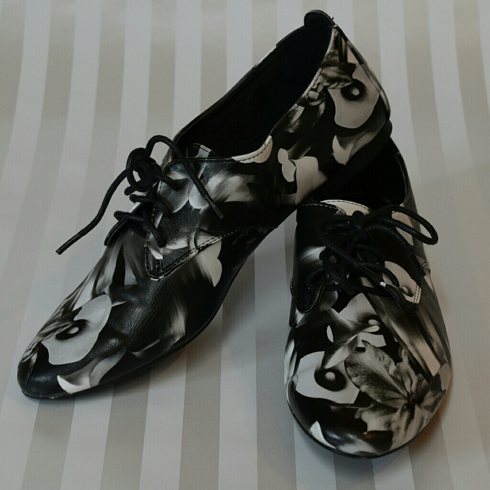 Machi Modcloth Oxford Flats