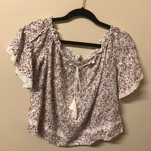 Cute country feel loose top