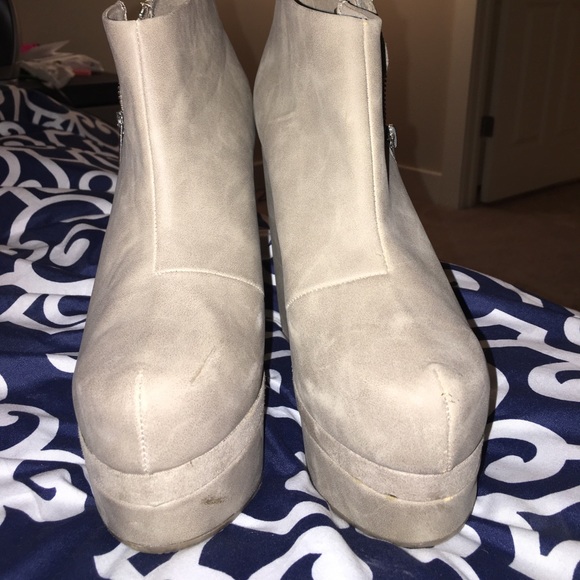 Chunky bootie. - Picture 3 of 5