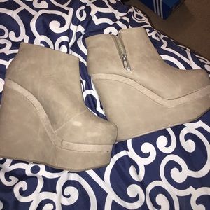 Chunky bootie.