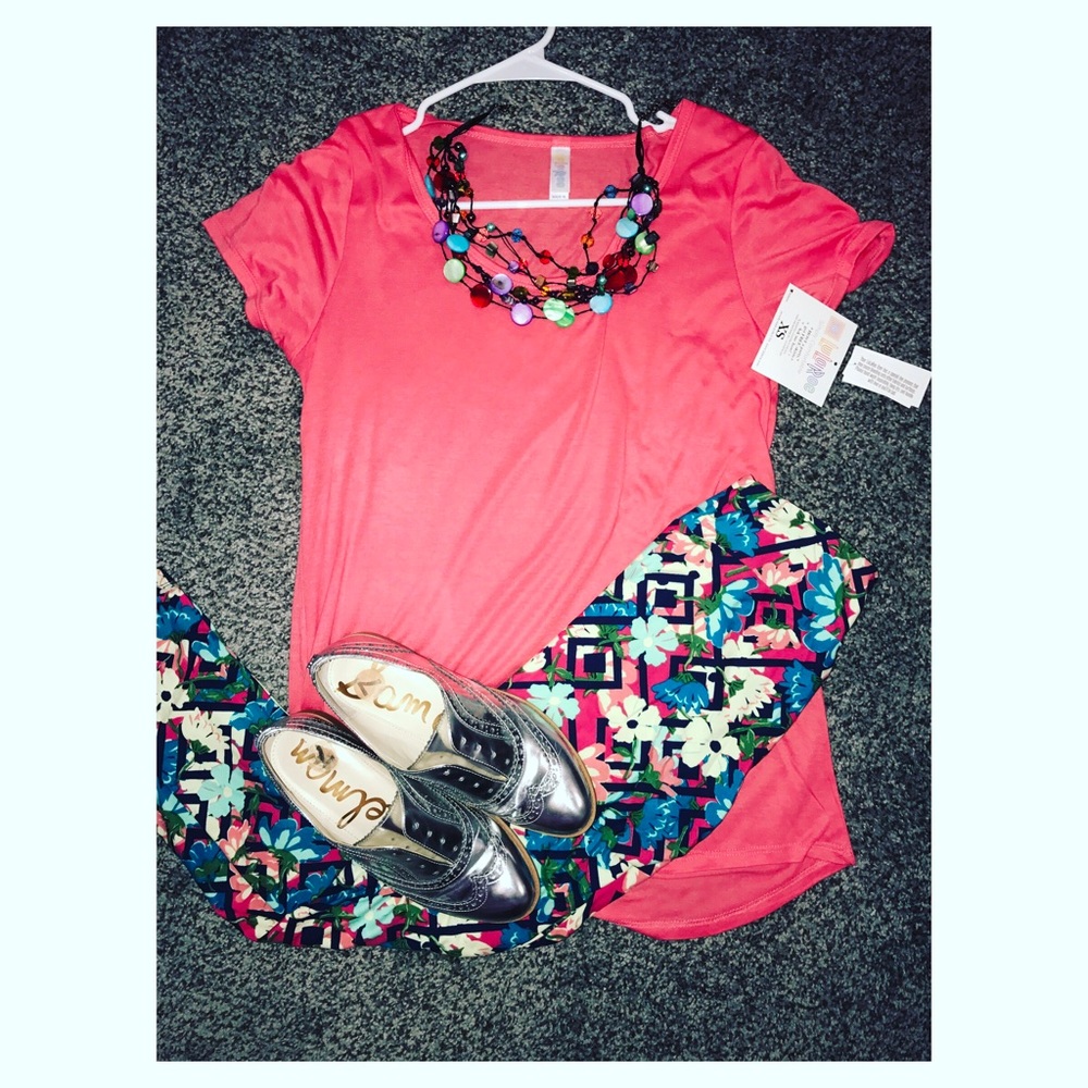 Lularoe XS classic t with os leggings