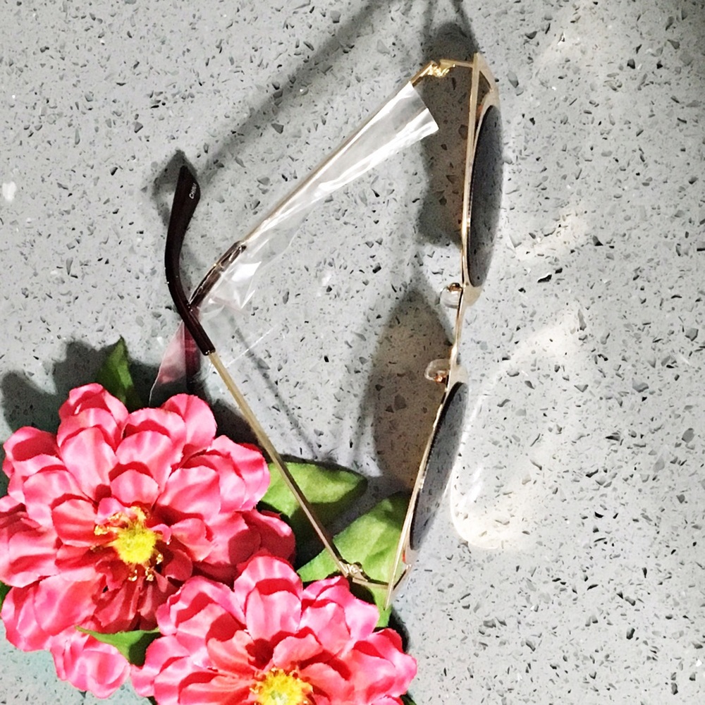 Gold "Invader" dupe Cut Out Cat Eye Sunnies - Picture 3 of 3