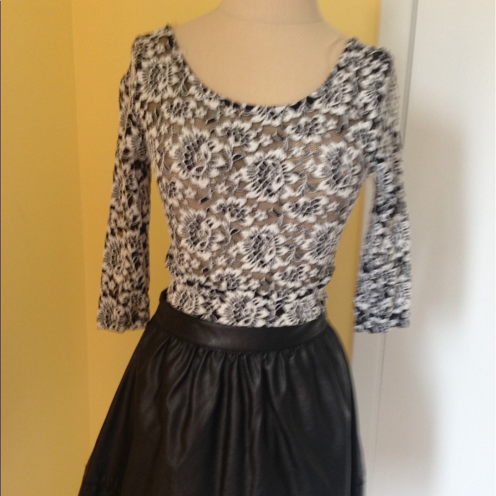 Sale!!!Forever 21 faux leather mini skirt - Picture 3 of 3
