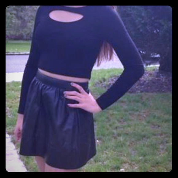 Sale!!!Forever 21 faux leather mini skirt - Picture 2 of 3