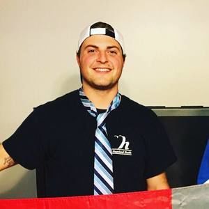 Meet your Posher, Max