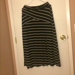 Black and white maxi skirt with a side slit