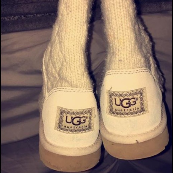 UGGS - Picture 2 of 3