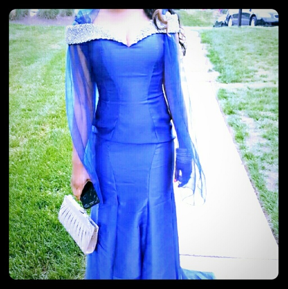 Dress - Picture 3 of 4