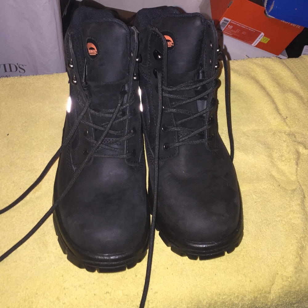 Men work boots