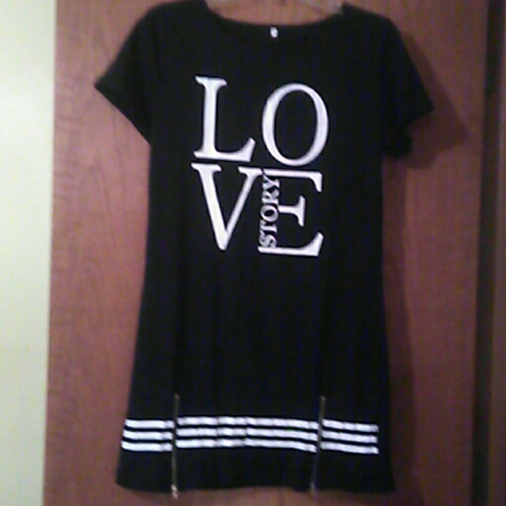 ADORABLE T SHIRT DRESS