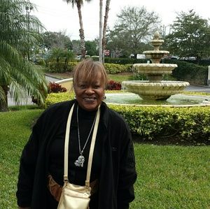 Meet your Posher, Elaine