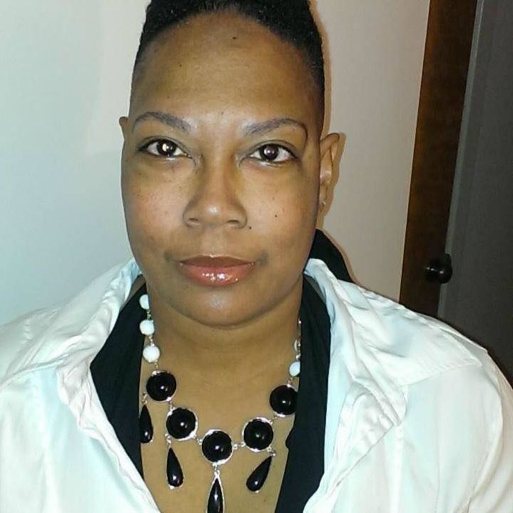 Meet your Posher, Tee